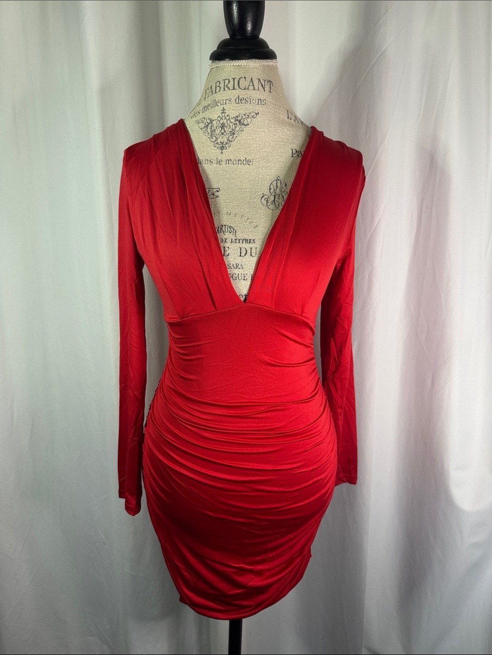 Deep-V Red Long-Sleeve Ruched Bodycon Dress